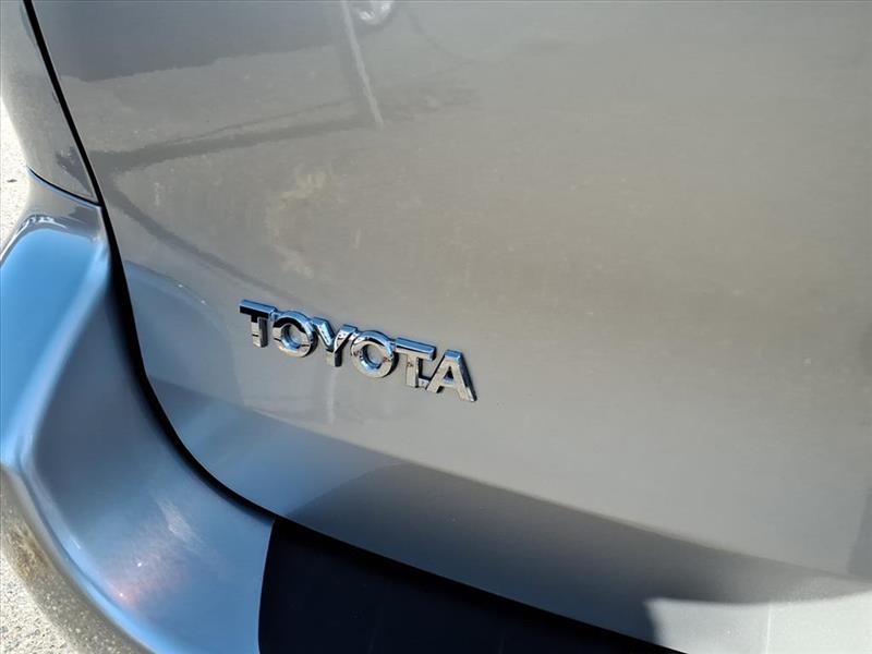 Toyota Sienna CE FWD 7-Passenger 2009