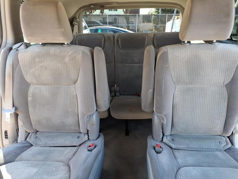 Toyota Sienna CE FWD 7-Passenger 2009