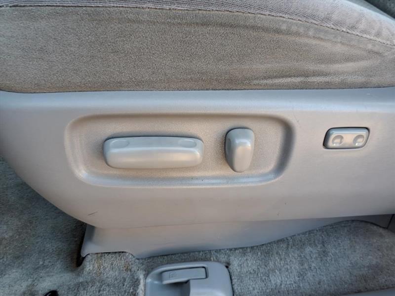 Toyota Sienna CE FWD 7-Passenger 2009