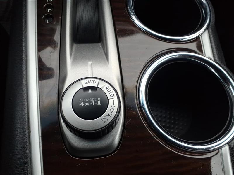 Nissan Pathfinder SV 4WD 2013