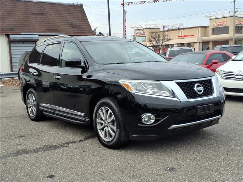 Nissan Pathfinder SV 4WD 2013