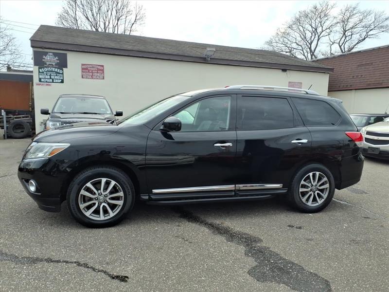 Nissan Pathfinder SV 4WD 2013