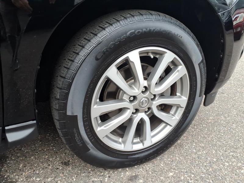 Nissan Pathfinder SV 4WD 2013