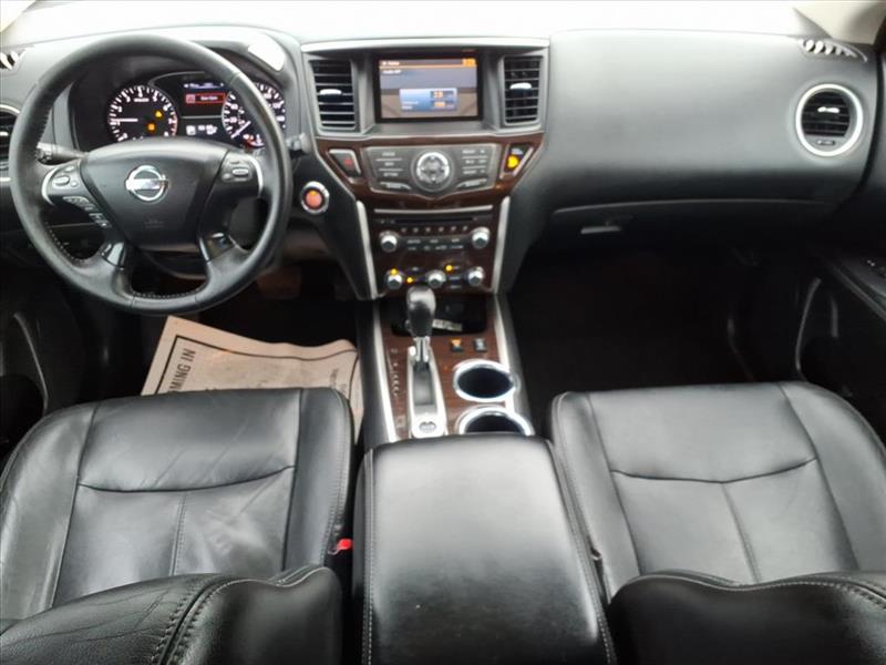 Nissan Pathfinder SV 4WD 2013