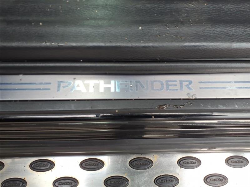 Nissan Pathfinder SV 4WD 2013