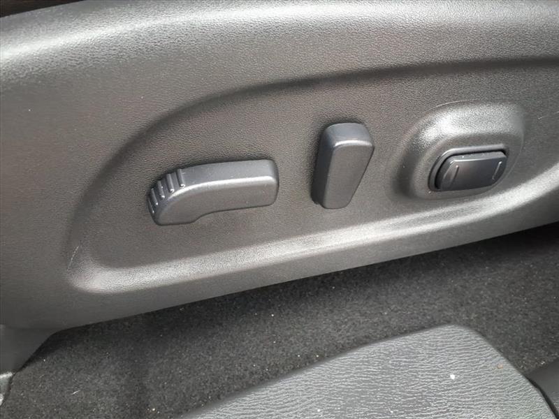 Nissan Pathfinder SV 4WD 2013