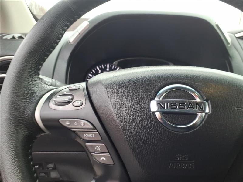 Nissan Pathfinder SV 4WD 2013