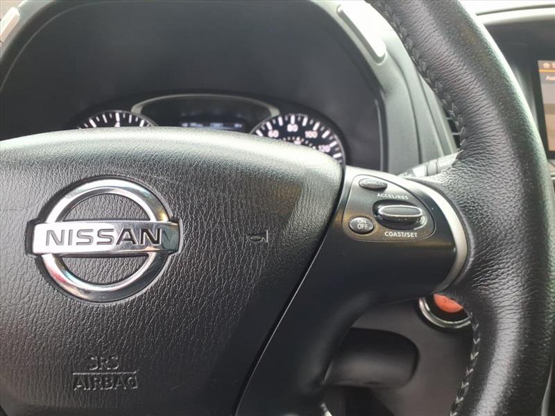 Nissan Pathfinder SV 4WD 2013