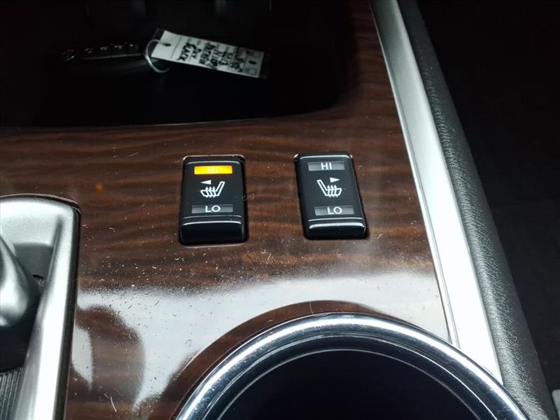 Nissan Pathfinder SV 4WD 2013