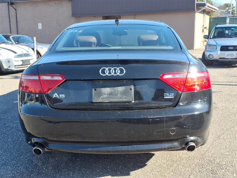 Audi A5 Coupe with Tiptronic 2009