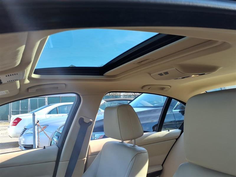 BMW 3-Series 328xi 2008