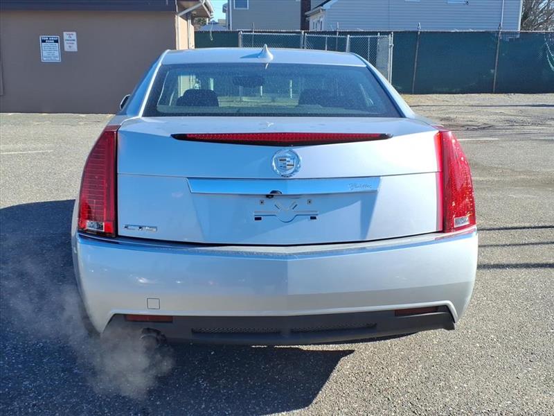 Cadillac CTS Luxury 2012