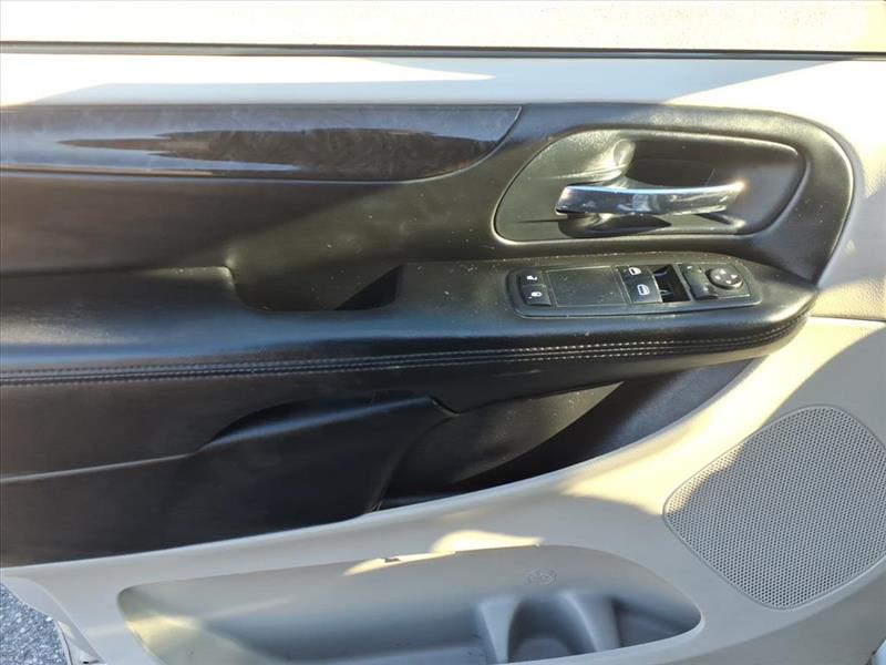 Dodge Grand Caravan SE 2012