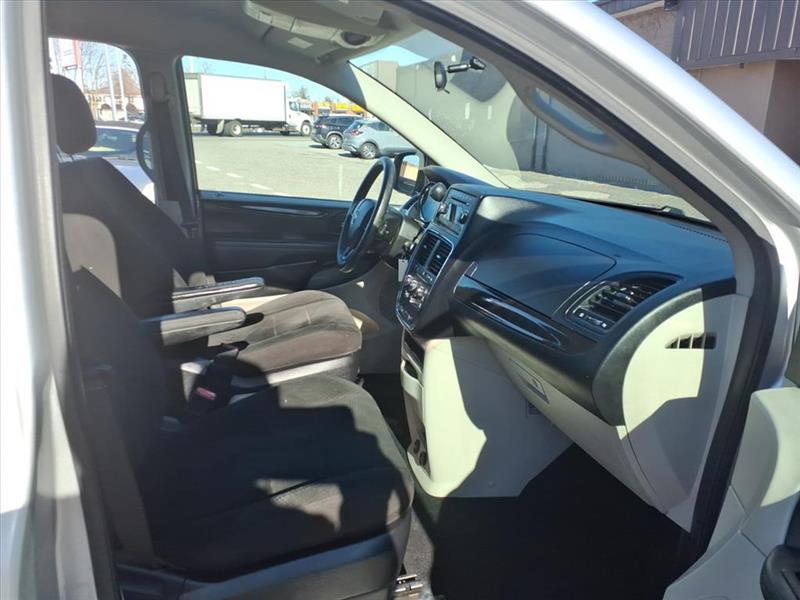 Dodge Grand Caravan SE 2012