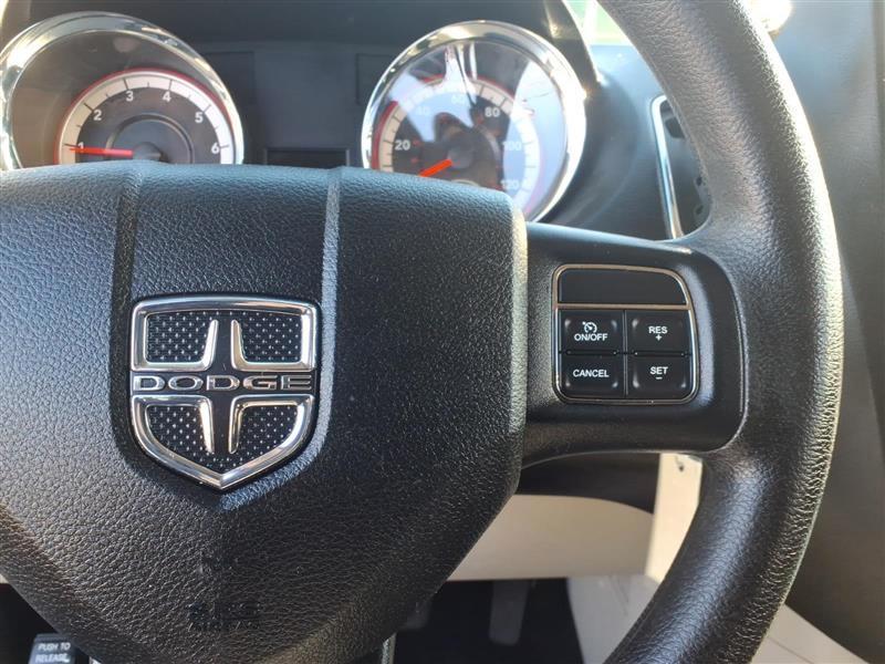 Dodge Grand Caravan SE 2012