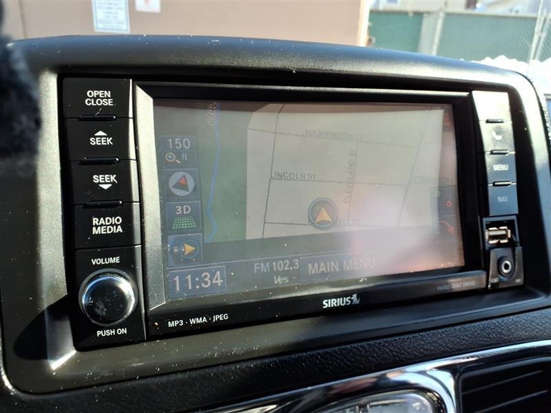 Chrysler Town & Country Touring-L 2012