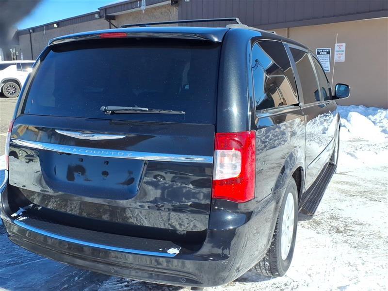 Chrysler Town & Country Touring-L 2012