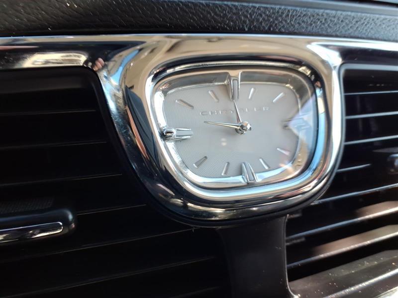 Chrysler Town & Country Touring-L 2012