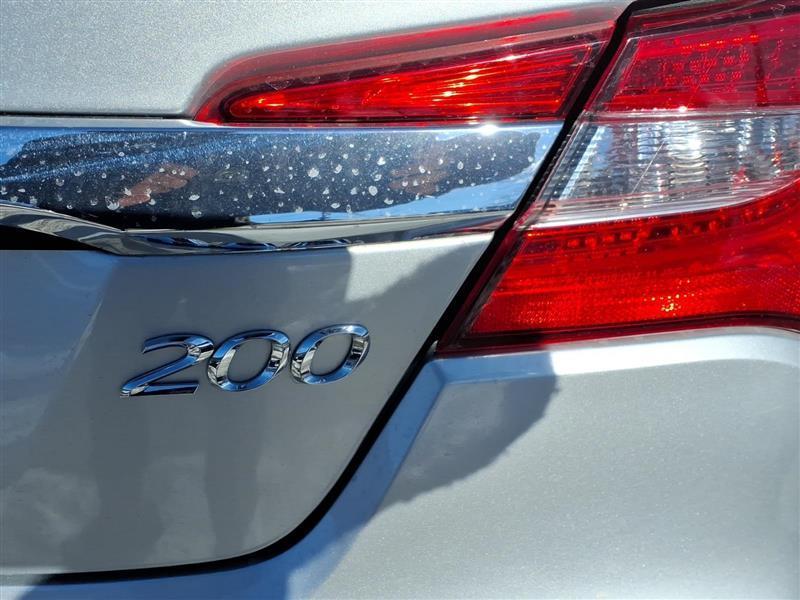 Chrysler 200 Touring Convertible 2012