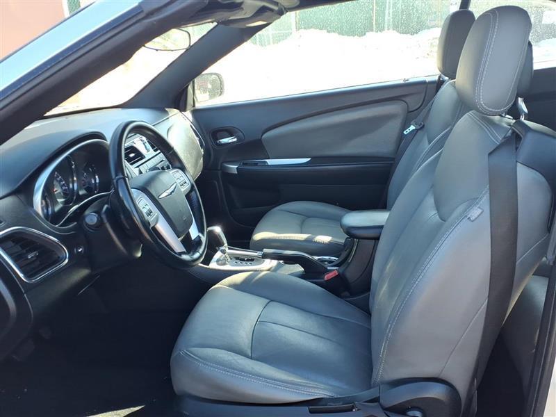 Chrysler 200 Touring Convertible 2012