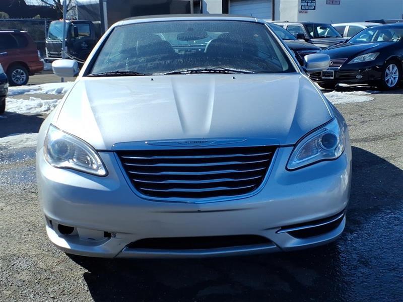 Chrysler 200 Touring Convertible 2012