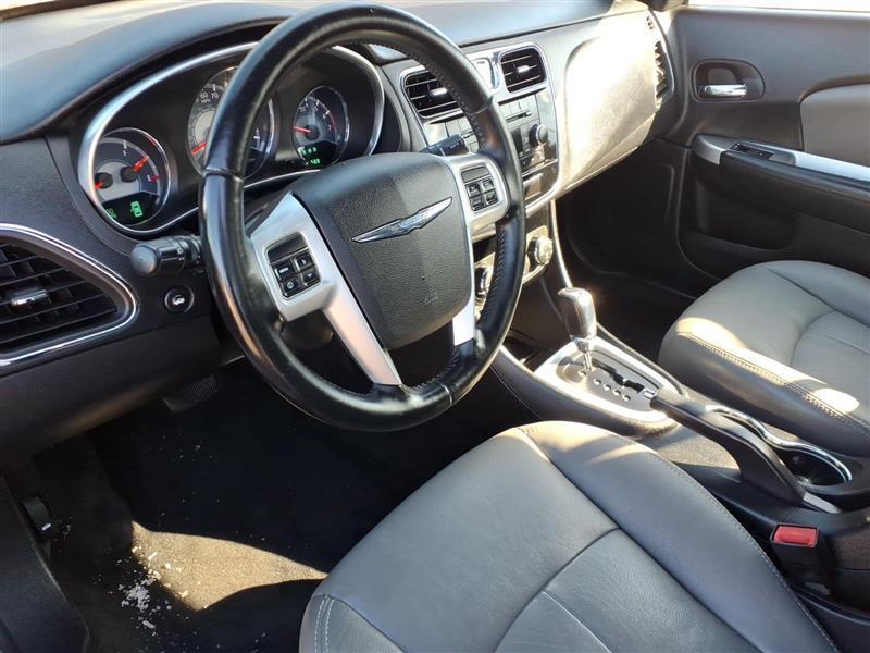 Chrysler 200 Touring Convertible 2012