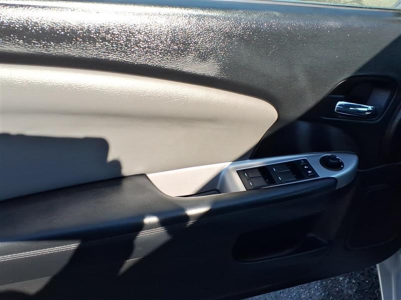 Chrysler 200 Touring Convertible 2012