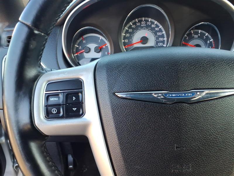 Chrysler 200 Touring Convertible 2012