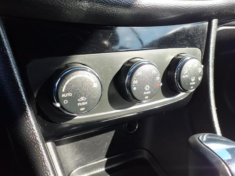 Chrysler 200 Touring Convertible 2012