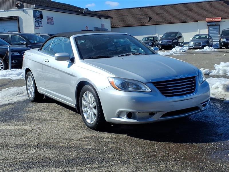 2012 Chrysler 200 Touring Convertible