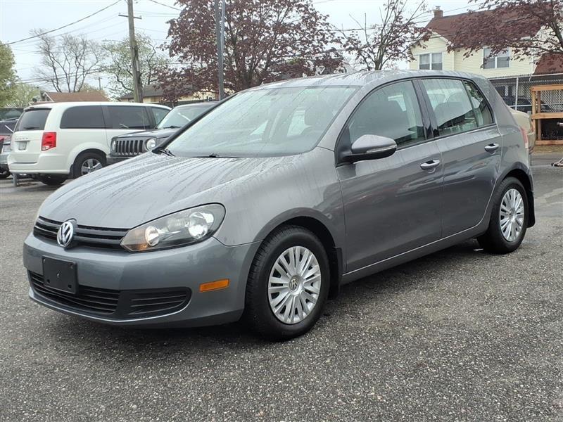 Volkswagen Golf 2.5L 4-Door PZEV 2011