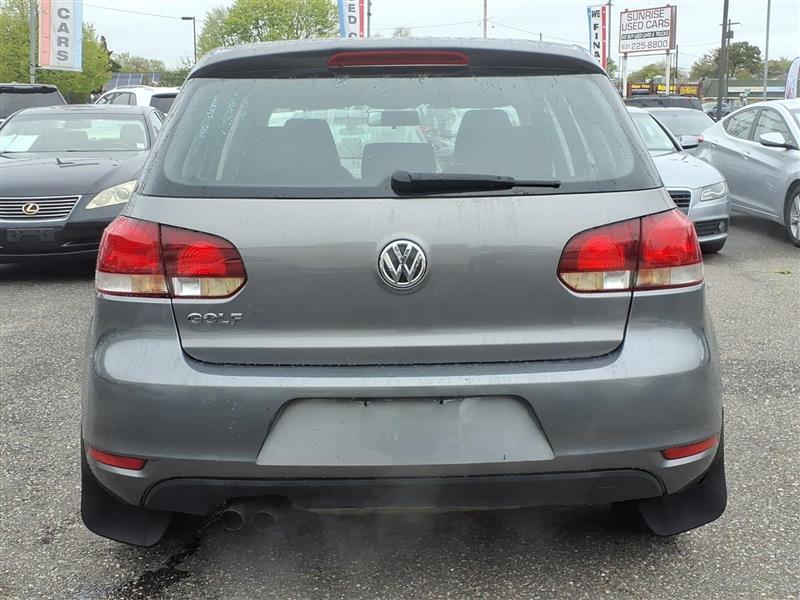 Volkswagen Golf 2.5L 4-Door PZEV 2011