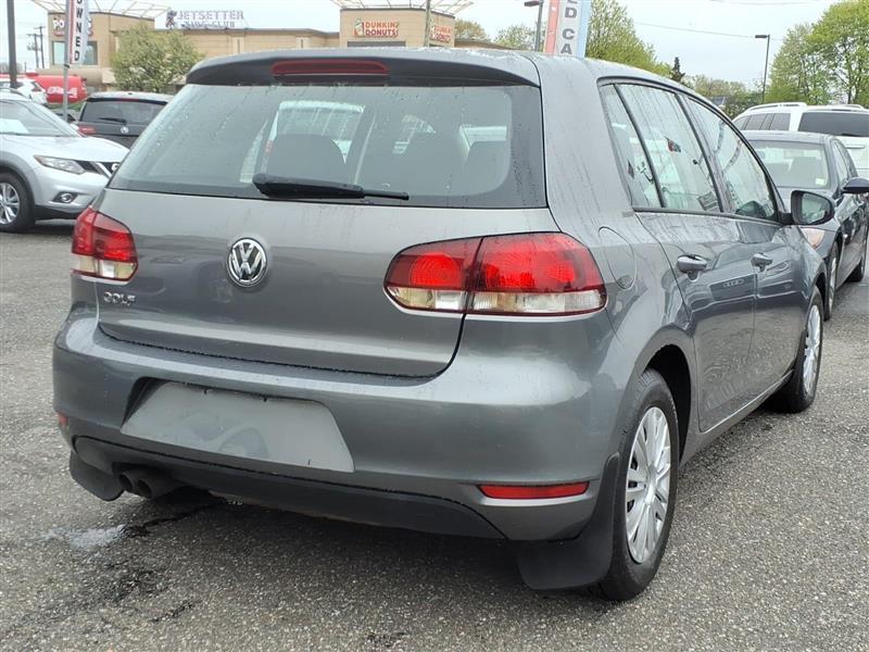 Volkswagen Golf 2.5L 4-Door PZEV 2011