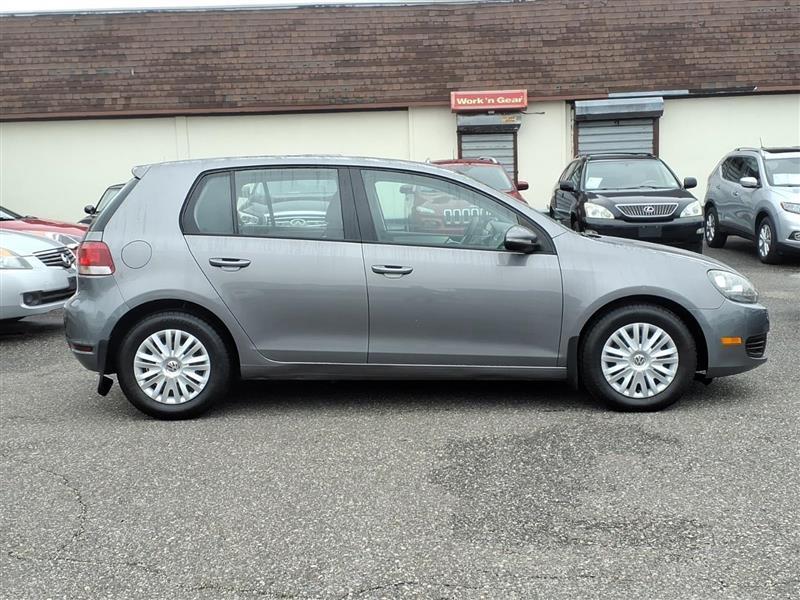 Volkswagen Golf 2.5L 4-Door PZEV 2011