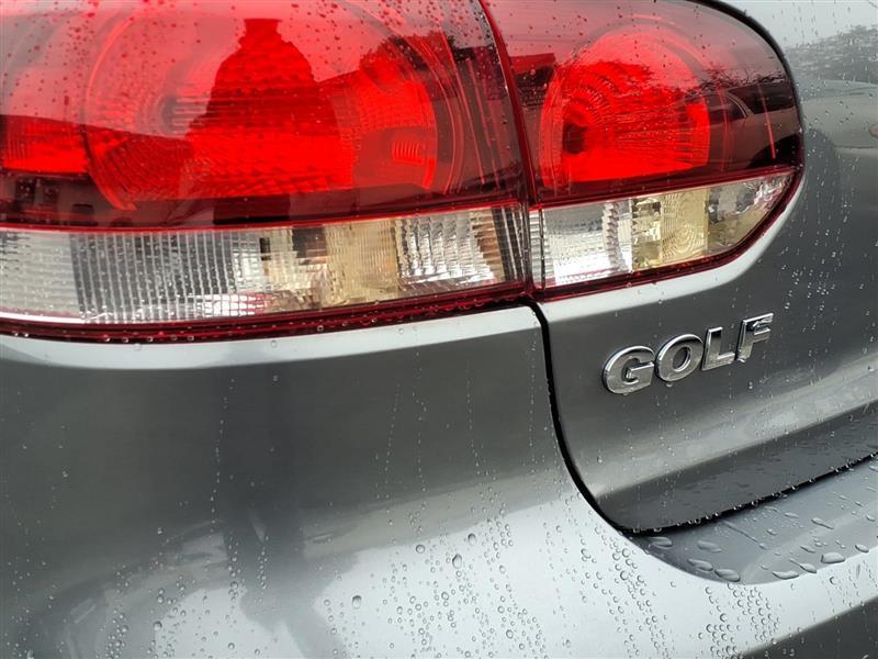Volkswagen Golf 2.5L 4-Door PZEV 2011