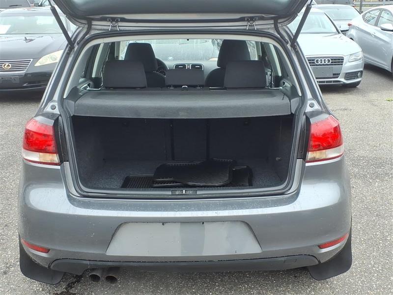 Volkswagen Golf 2.5L 4-Door PZEV 2011