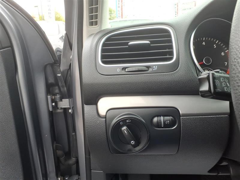Volkswagen Golf 2.5L 4-Door PZEV 2011