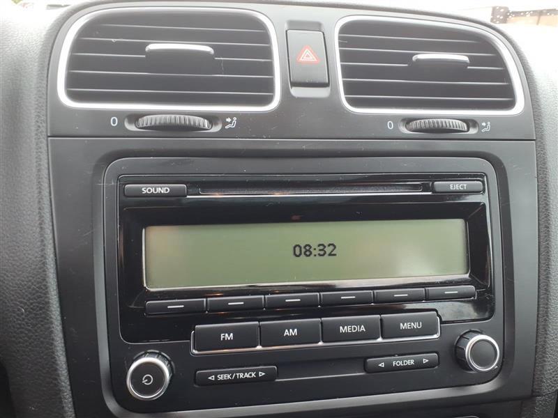 Volkswagen Golf 2.5L 4-Door PZEV 2011