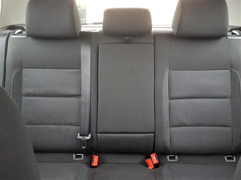 Volkswagen Golf 2.5L 4-Door PZEV 2011