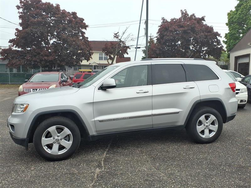 Jeep Grand Cherokee Laredo 4WD 2012