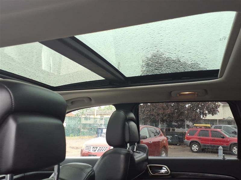 Jeep Grand Cherokee Laredo 4WD 2012