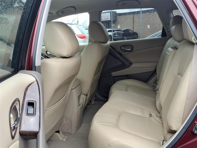 Nissan Murano S AWD 2011