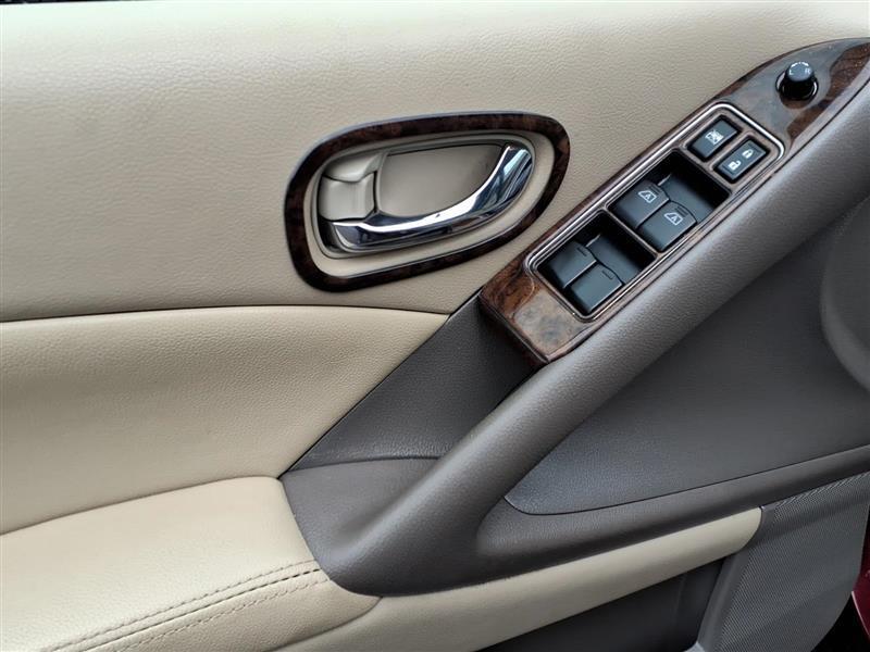 Nissan Murano S AWD 2011