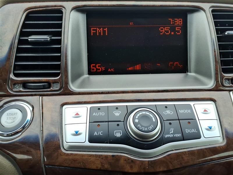 Nissan Murano S AWD 2011