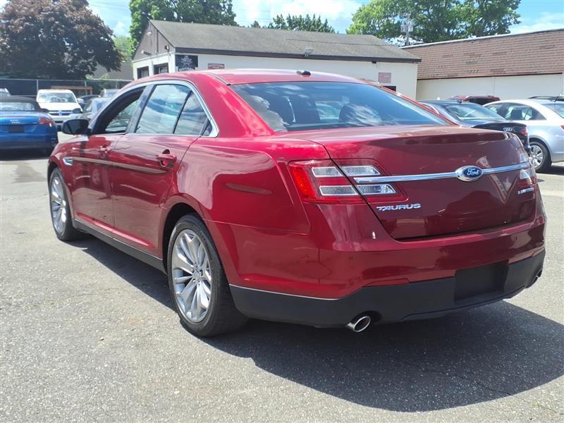 Ford Taurus Limited FWD 2013