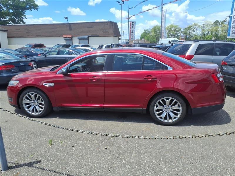 Ford Taurus Limited FWD 2013