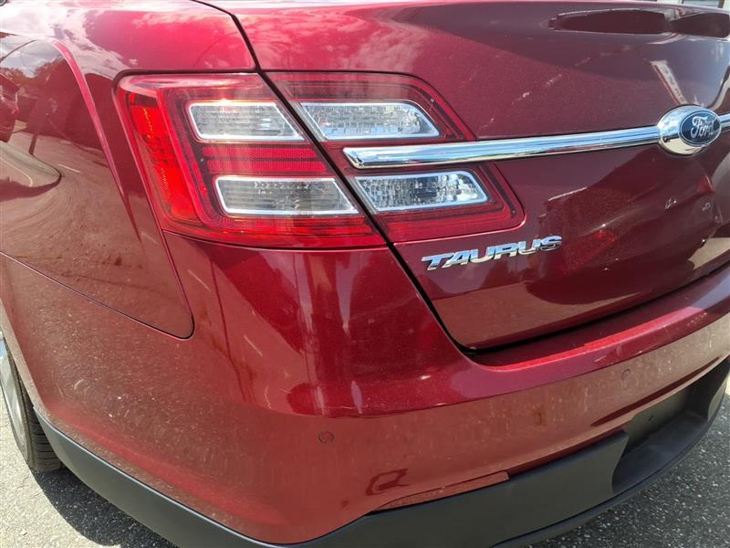Ford Taurus Limited FWD 2013