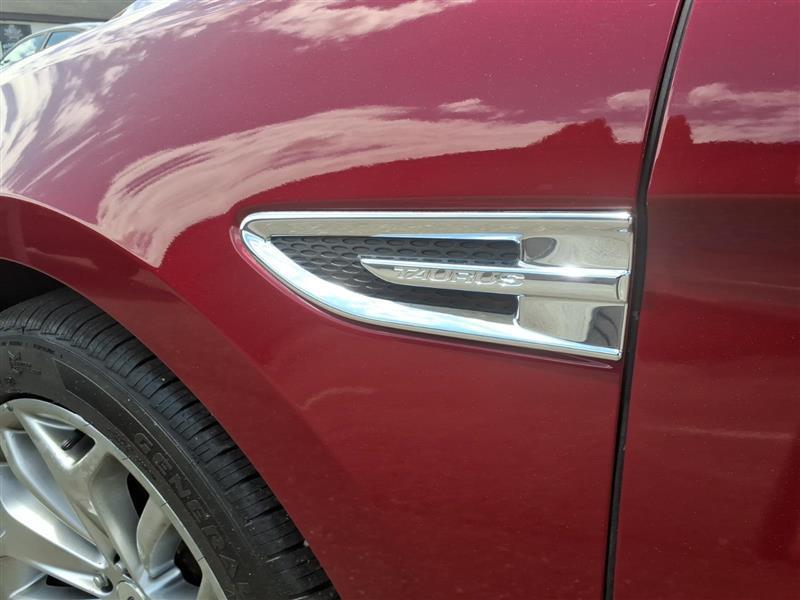 Ford Taurus Limited FWD 2013
