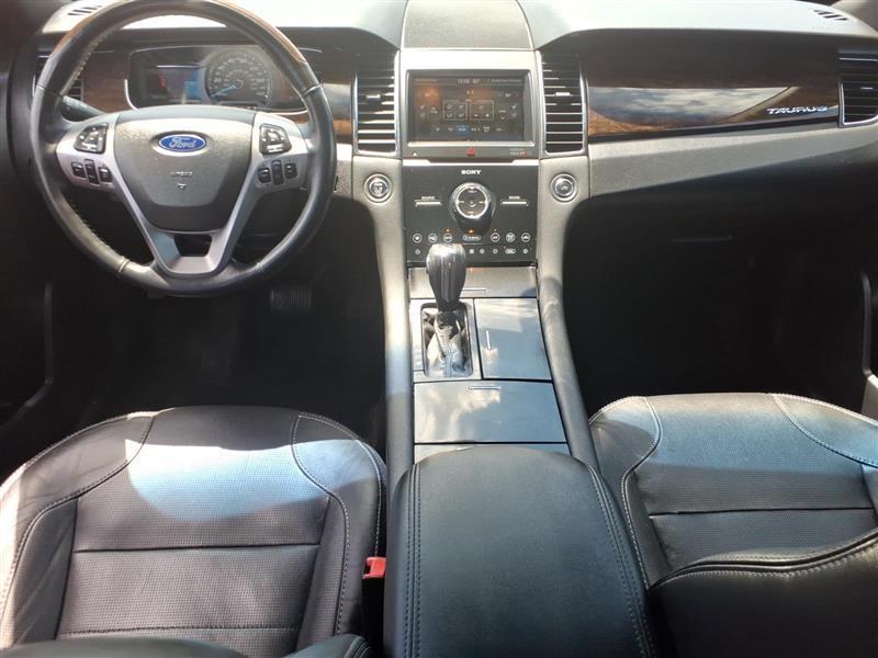 Ford Taurus Limited FWD 2013
