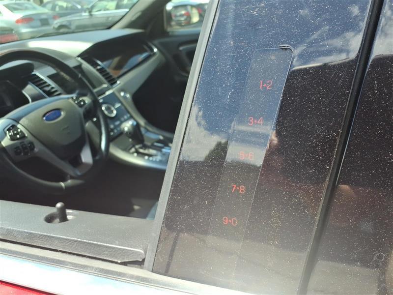 Ford Taurus Limited FWD 2013